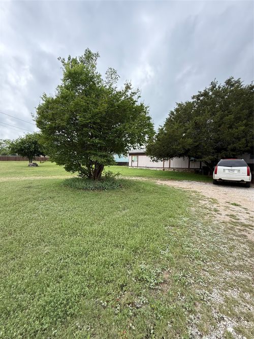 912 Mojave Trl, Granbury, TX, 76048-6377 | Card Image