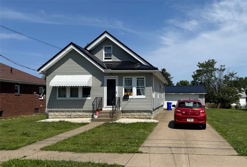 732 E 33rd St, Erie, PA, 16504-1704 | Card Image