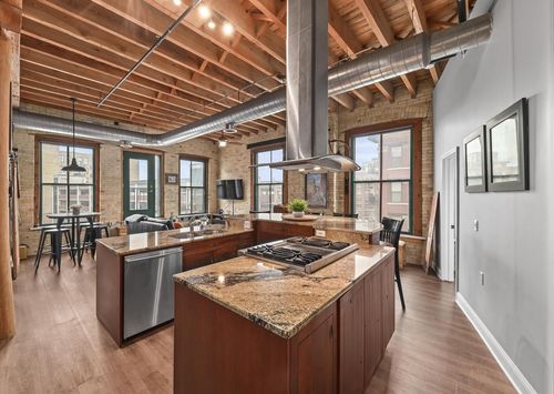 404-205 N Water Street, Milwaukee, WI, 53202 | Card Image