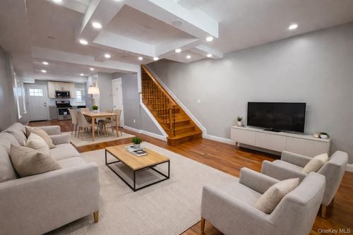 116-27 134th St, S Ozone Park, NY, 11420-2215 | Card Image