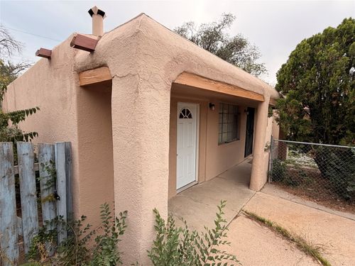 131 Spruce, Santa Fe, NM, 87501 | Card Image
