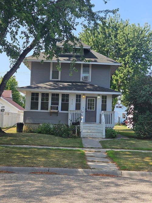 215 8th St N, Breckenridge, MN, 56520-1529 | Card Image