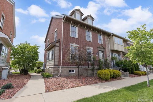 27-750 2nd St, Wyandotte, MI, 48192-2701 | Card Image