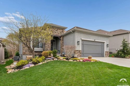 9853 Hollis Ln, Shawnee, KS, 66227-4901 | Card Image