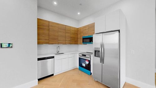 204-1 Jackson St, Newton, MA, 02459-2362 | Card Image
