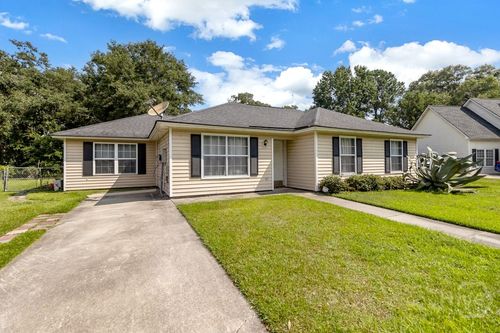 402 Sterling Creek Dr, Richmond Hill, GA, 31324-4104 | Card Image