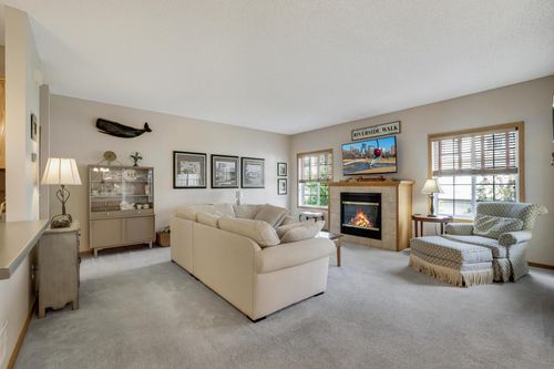 6811 Pine Crest Trl S, Cottage Grove, MN, 55016-4572 | Card Image