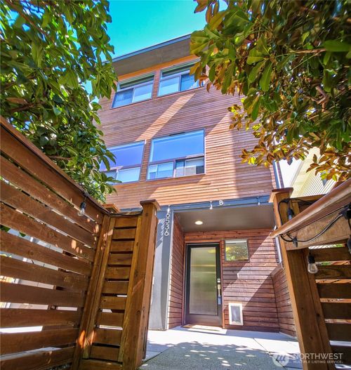 b-6536 42nd Ave Sw, Seattle, WA, 98136-1828 | Card Image