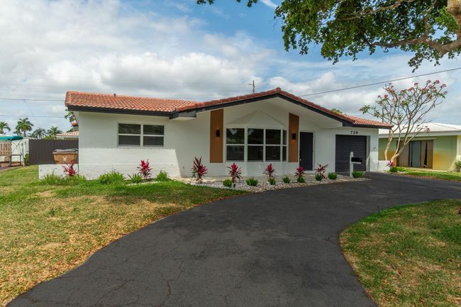 739 Se 11 Th Ave, House other with 3 bedrooms, 2 bathrooms and null parking in Deerfield Beach FL | Image 25