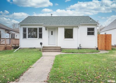 2525 33 Rd Street, House other with 2 bedrooms, 1 bathrooms and null parking in Moline IL | Image 1