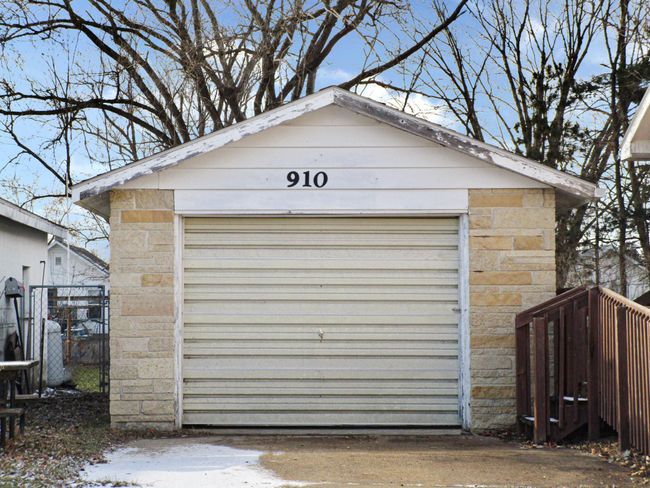 25Garage.JPG | Image 26