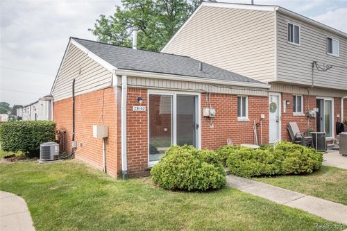 29150 Manchester St, Westland, MI, 48185-1888 | Card Image