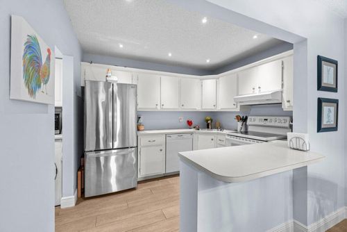 c2-429 Pine Glen Ln, Greenacres, FL, 33463-8527 | Card Image