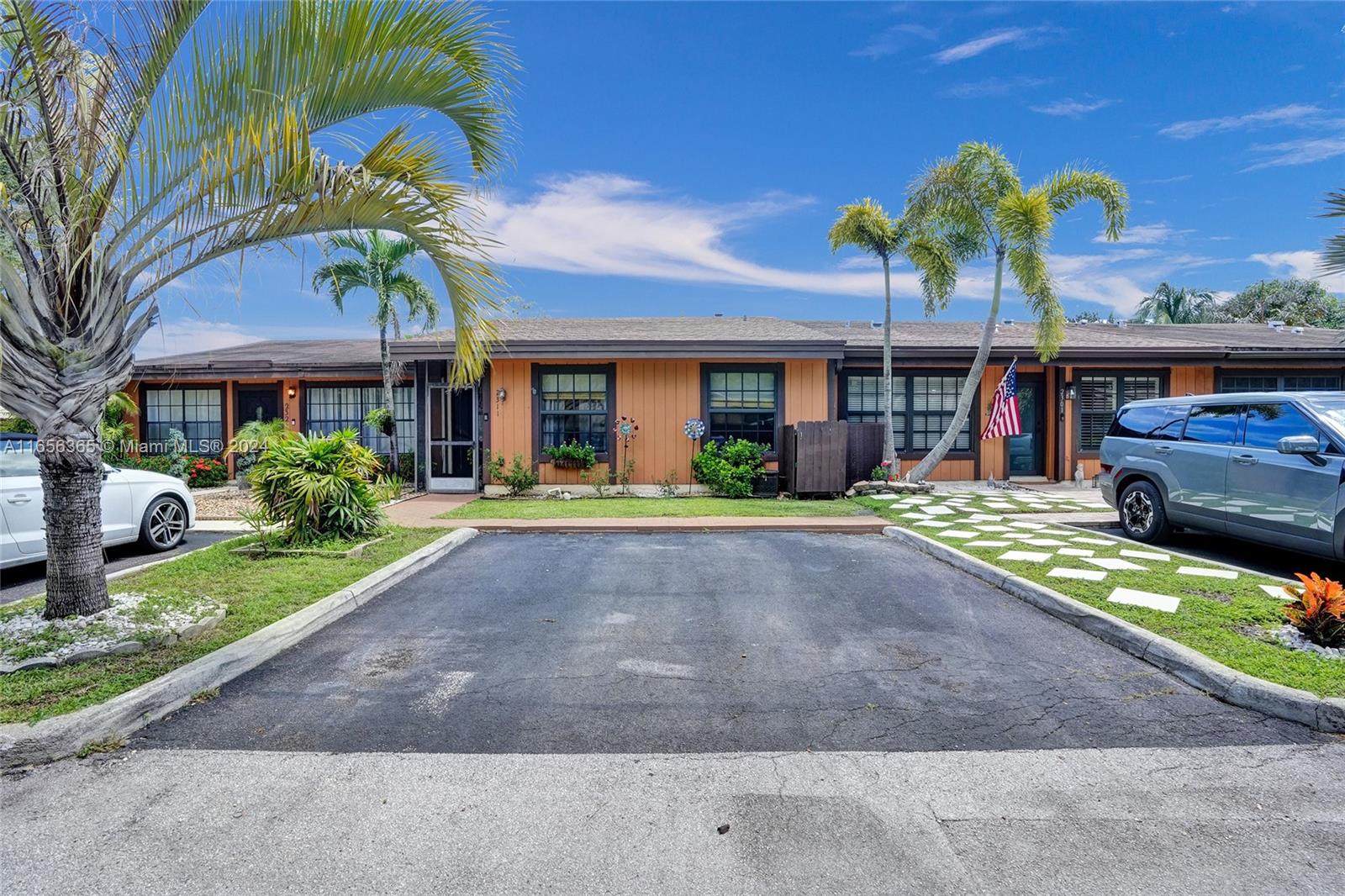 Yucca Ave, Pembroke Pines, FL 33026