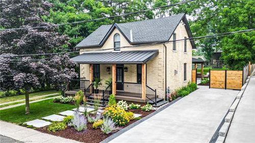 49 Elliot St, Ayr, ON, N0B1E0 | Card Image