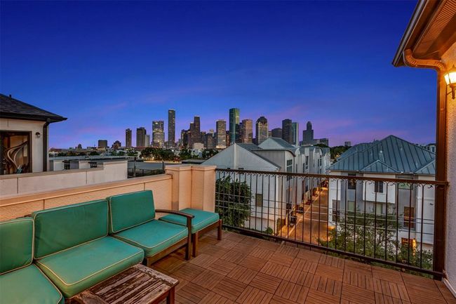 1818 Dart St, House other with 3 bedrooms, 5 bathrooms and 2 parking in Houston TX | Image 32