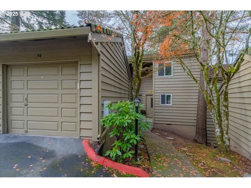 94 Cervantes Cir, Lake Oswego, OR, 97035-1235 | Card Image