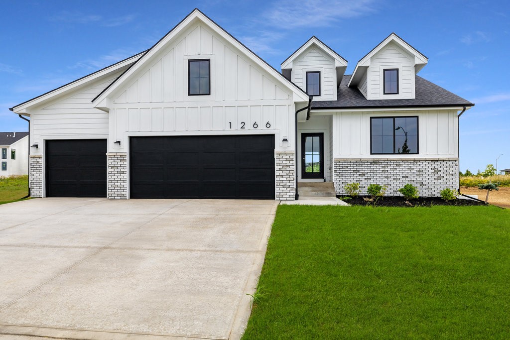 92nd St, West Des Moines, IA 50266