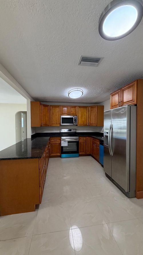 4081 Nw 35th Ave, Lauderdale Lakes, FL, 33309-4838 | Card Image