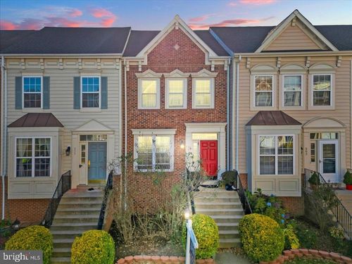 561 Edmonton Ter Ne, LEESBURG, VA, 20176-1823 | Card Image