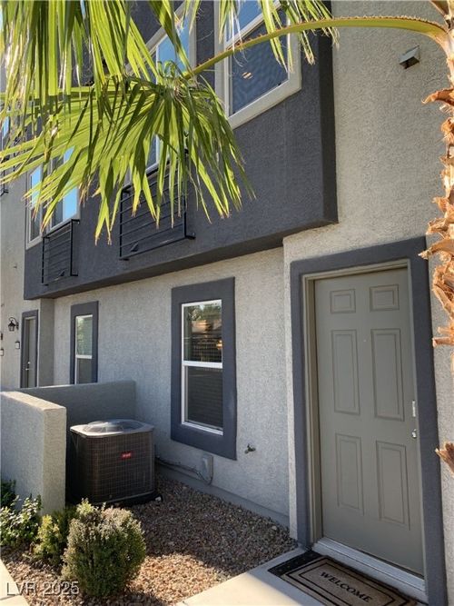 1049-9050 W Tropicana Ave, Las Vegas, NV, 89147-8186 | Card Image