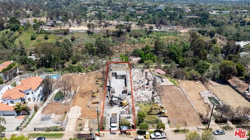 1018 Chautauqua Blvd, Pacific Palisades, CA, 90272-4403 | Card Image