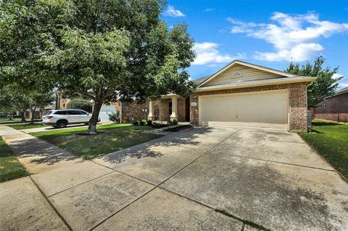 10117 Sourwood Dr, Fort Worth, TX, 76244-5862 | Card Image
