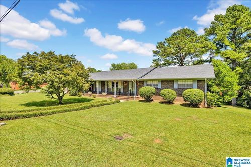 1055 Barclay Dr, BESSEMER, AL, 35022-4535 | Card Image