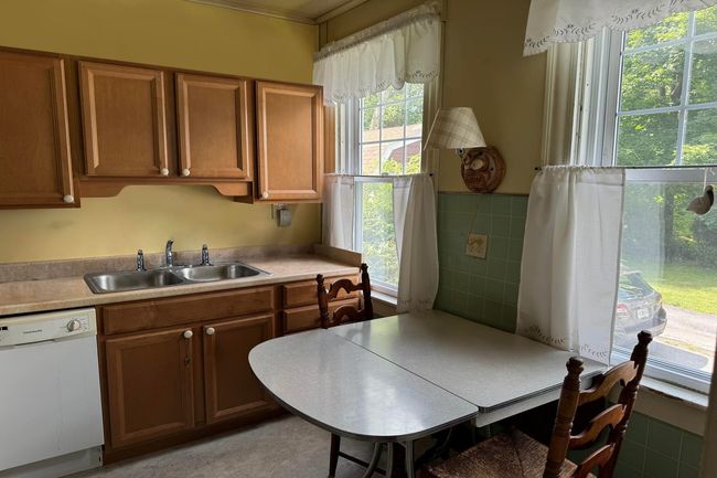 131 Lincoln Ave, House other with 2 bedrooms, 2 bathrooms and null parking in Rutland VT | Image 5