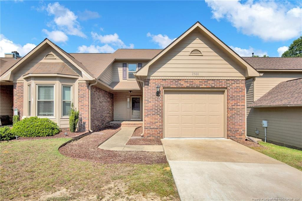 Gotts Ln, Fayetteville, NC 28306