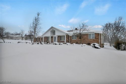 2775 Oakview Cir, Broadview Heights, OH, 44147-1063 | Card Image