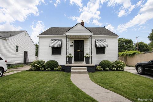 19328 Dresden St, Detroit, MI, 48205-2129 | Card Image