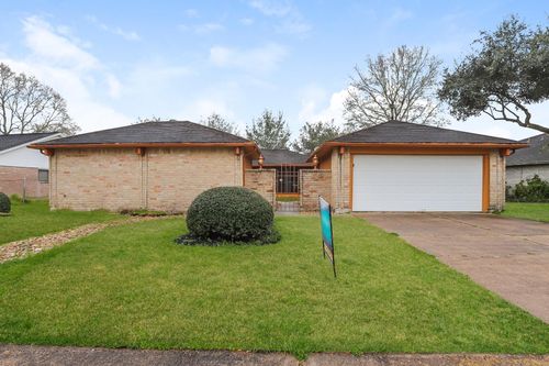 613 W Castle Harbour Dr, Friendswood, TX, 77546-5625 | Card Image