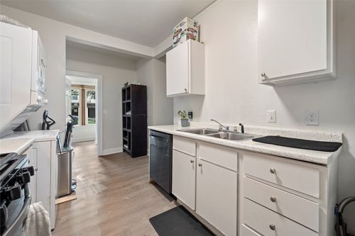 a-201 W 31st St, Austin, TX, 78705-2958 | Card Image