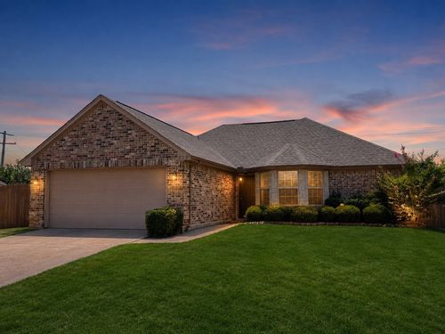 729 Countryside Dr, Aubrey, TX, 76227-6285 | Card Image