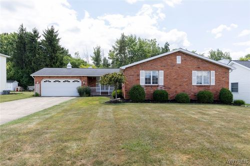 12 Pine Tree Ln, West Seneca, NY, 14224-4145 | Card Image