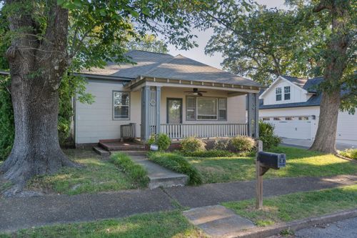 423 Money Tree Ln, Chattanooga, TN, 37405-3042 | Card Image