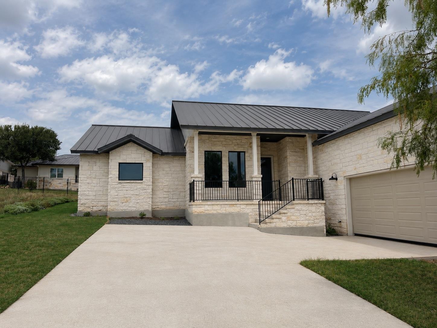 Residential in Horseshoe Bay 3