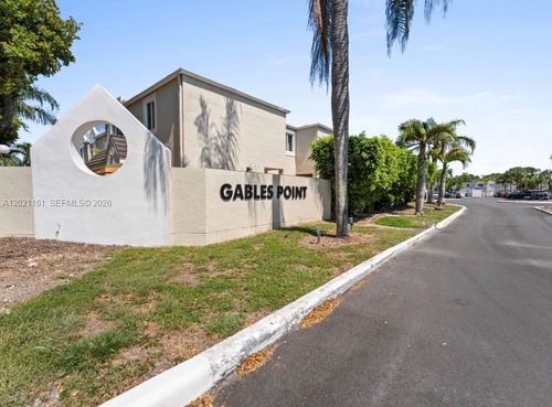 518-4550 Sw 68th Court Cir, Miami, FL, 33155-6860 | Card Image