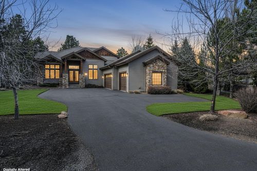 61548 Tam Mcarthur Loop, Bend, OR, 97702-1127 | Card Image