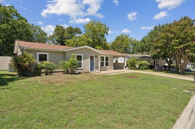 320 Live Oak Lane, House other with 3 bedrooms, 1 bathrooms and null parking in Weatherford TX | Image 2