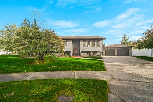 1938 Magnolia Ln, Munster, IN, 46321-3440 | Card Image