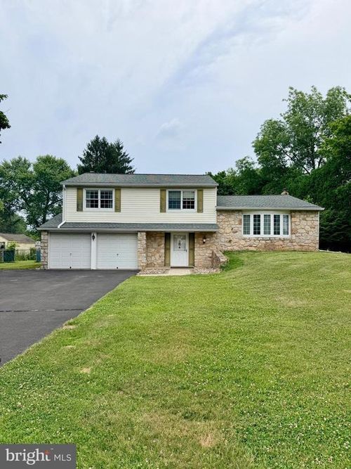 31 Rembrandt Ln, SOUTHAMPTON, PA, 18966-2316 | Card Image