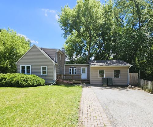 611 Golfview Dr, Round Lake Beach, IL, 60073-1712 | Card Image