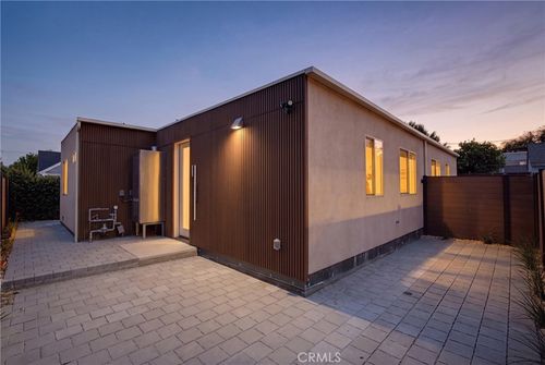 4851 1/2 Woodman Ave, Sherman Oaks, CA, 91423-2441 | Card Image