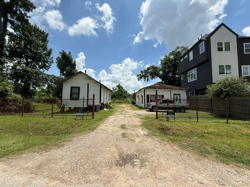5906 Weathersby Street, Houston, TX, 77091 | Card Image