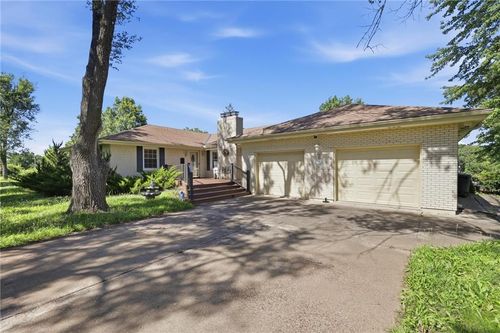 29585 Somerset Rd, Paola, KS, 66071-8445 | Card Image
