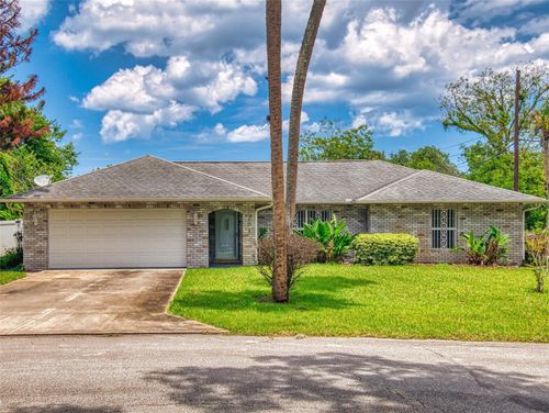 203 N Duss St, New Smyrna Beach, FL, 32168-6917 | Card Image