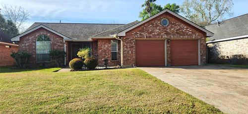 704 Manor Dr, Angleton, TX, 77515-3375 | Card Image