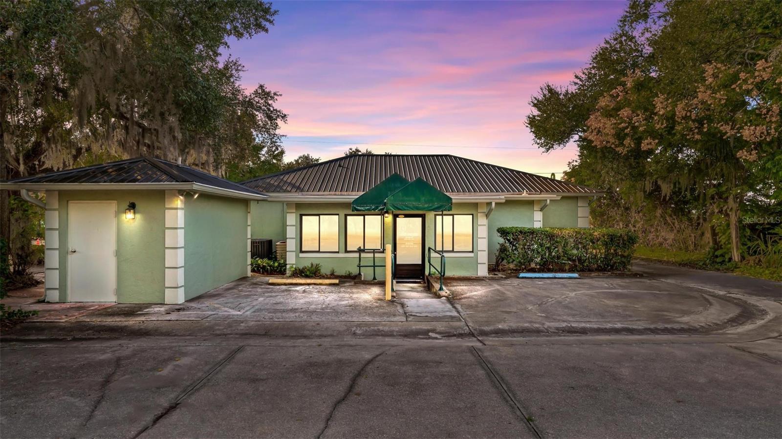 Commercial Sale in EUSTIS